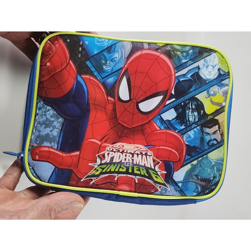 Marvel Ultimate Spider-Man vs Sinister 6 Easy Clean Insulated Zip Lunchbox